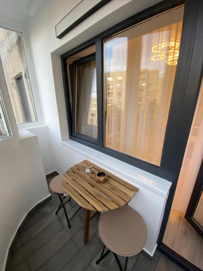 Lovely In The Center Of Apartment